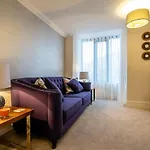5 London Mews